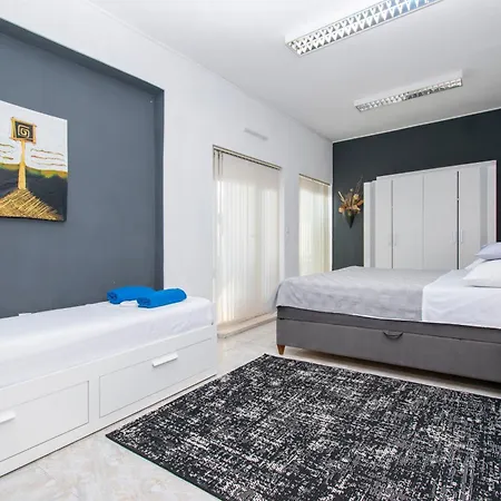 Family Friendly House With A Swimming Pool Brodarica, - 24117 Vikendica *