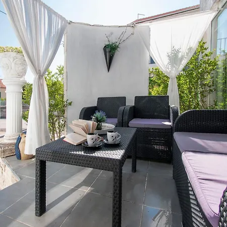 Nyaraló Family Friendly House With A Swimming Pool Brodarica, - 24117 *