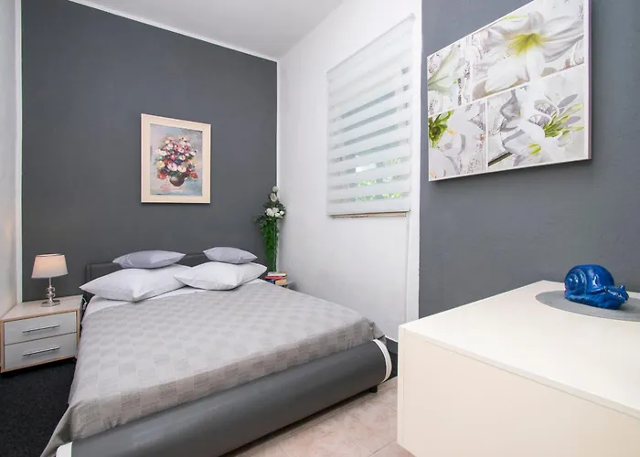 Family Friendly House With A Swimming Pool Brodarica, - 24117 Šibenik